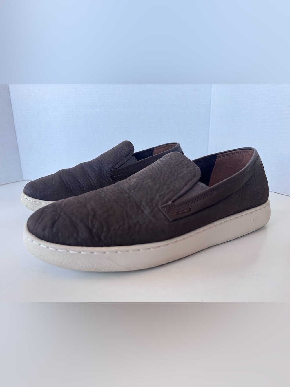 UGG Pismo Brown Leather Slip On Casual Shoes Loafer Driving Men’s Size 10.5